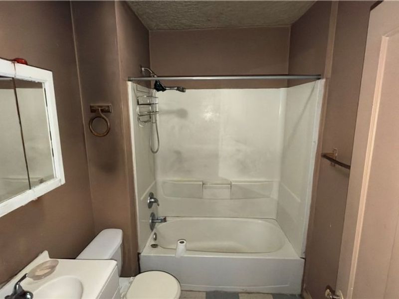 705 E 155th Street, Cleveland, OH 44110 Photo 13