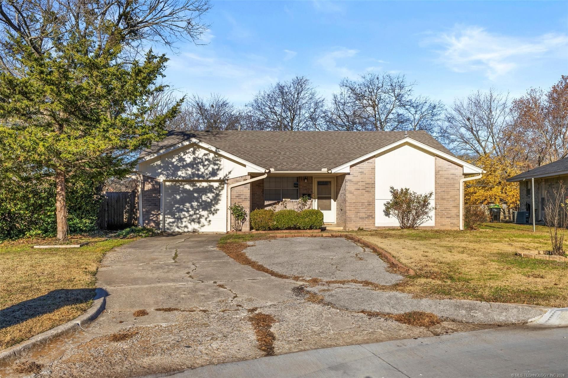 910 W 24th , Ada, OK 74820 Main Photo