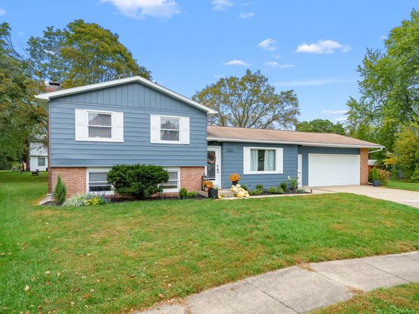 1812 Carlsbrook Lane, Portage, MI 49024
