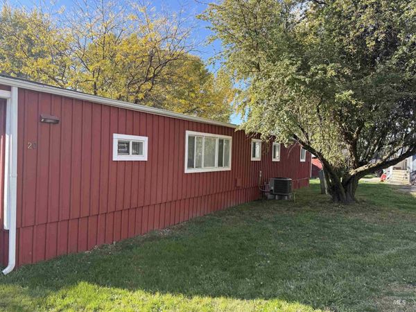 1751 N Polk #20, Moscow, ID 83843