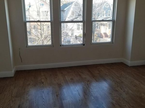 10916 Pinegrove Street , Jamaica, NY 11435