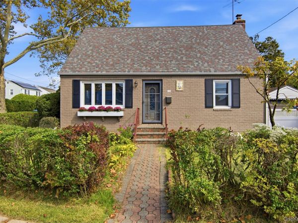336 Herricks Road , Mineola, NY 11501