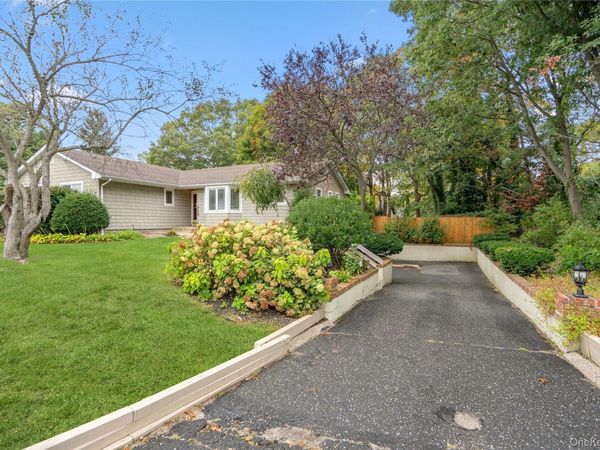 77 E Woodside Avenue, Patchogue, NY 11772