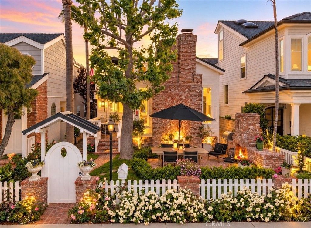 209 Diamond Avenue, Newport Beach, CA 92662 Main Photo
