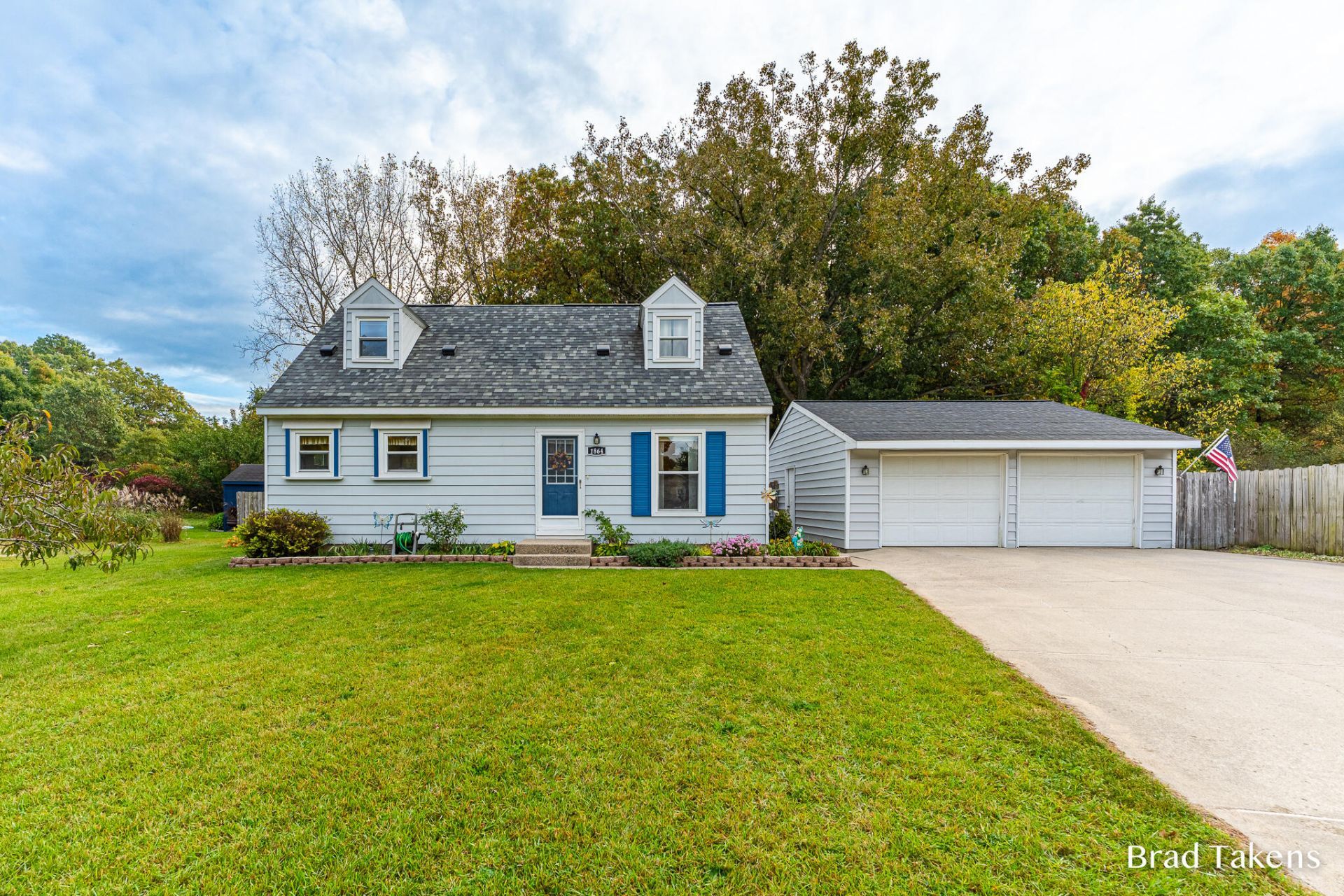 1864 Woodrun Drive Se, Lowell, MI 49331 Main Photo