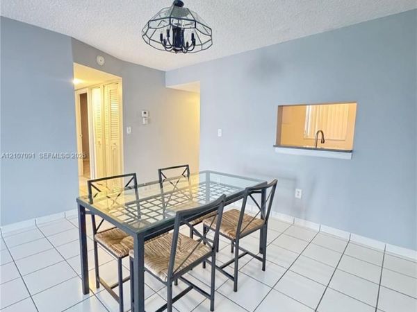 2800 Somerset Dr , Unit 115J, Lauderdale Lakes, FL 33311