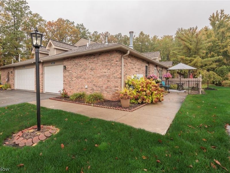 2832 Shakespeare Lane, Avon, OH 44011 Photo 2