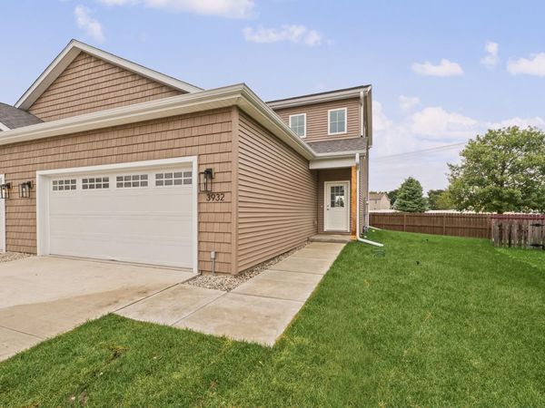 3932 Summer Sage Court , Champaign, IL 61822