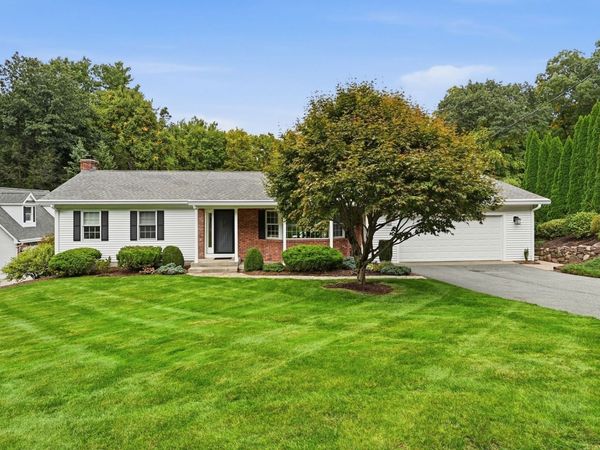 46 Stuart Pl, Westfield, MA 01085