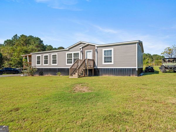 916 E Flournoy Road, Hawkinsville, GA 31036