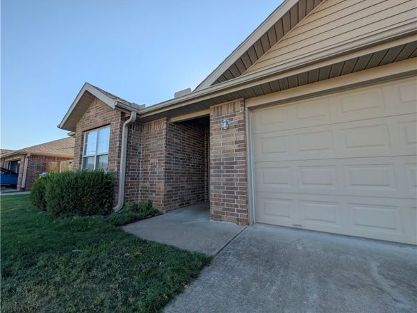 1102 Quartz Road , Bentonville, AR 72712