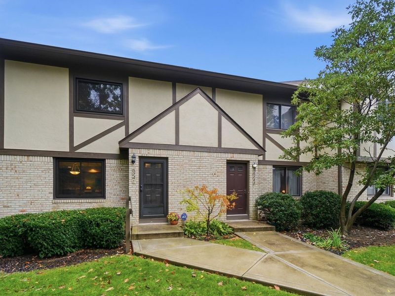 5241 Wood Run Boulevard, Unit 85, Columbus, OH 43220 Photo 1