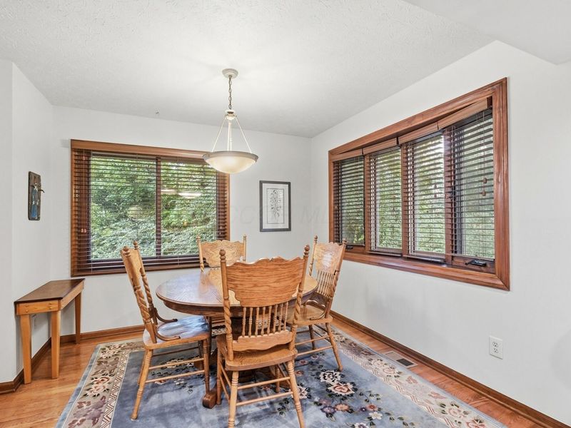 5241 Wood Run Boulevard, Unit 85, Columbus, OH 43220 Photo 12