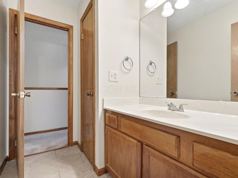 5241 Wood Run Boulevard, Unit 85, Columbus, OH 43220 Photo 18