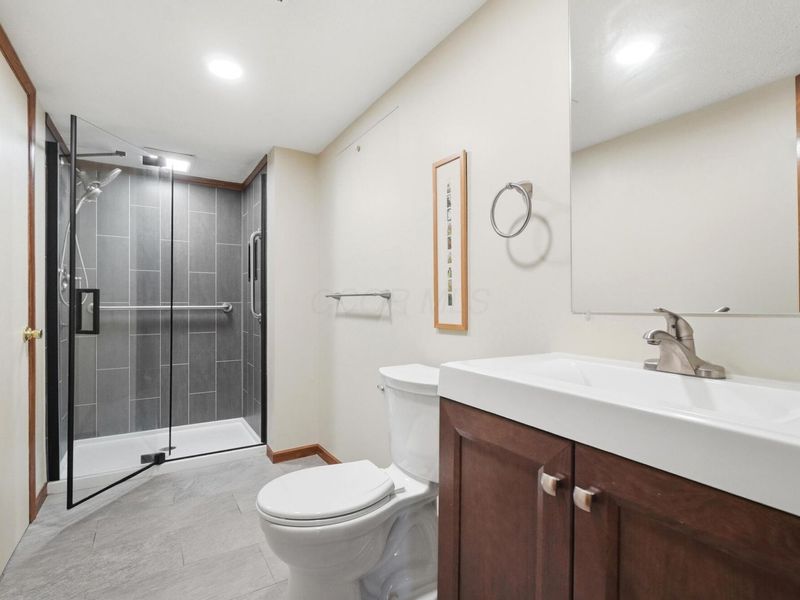 5241 Wood Run Boulevard, Unit 85, Columbus, OH 43220 Photo 22