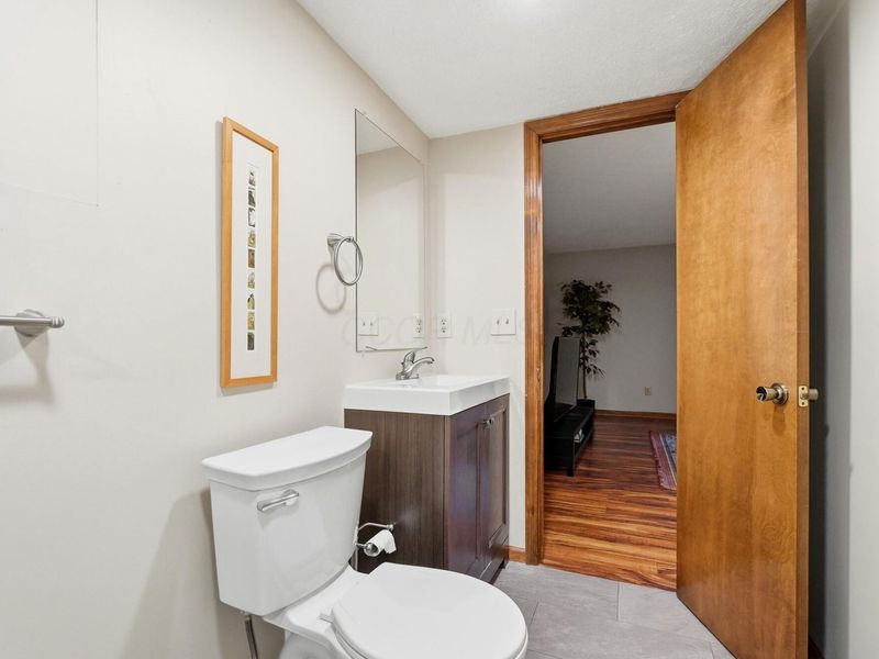 5241 Wood Run Boulevard, Unit 85, Columbus, OH 43220 Photo 23