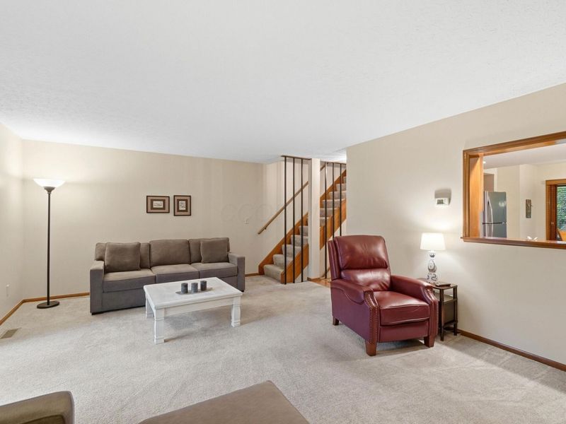 5241 Wood Run Boulevard, Unit 85, Columbus, OH 43220 Photo 8
