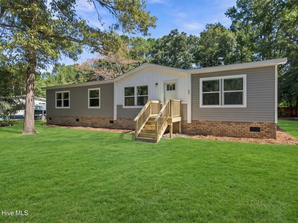 520 Lanier Avenue, Rocky Point, NC 28457