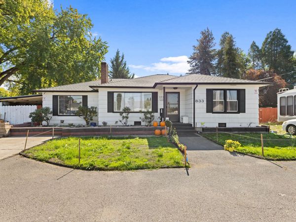 833 Beall Lane, Medford, OR 97502