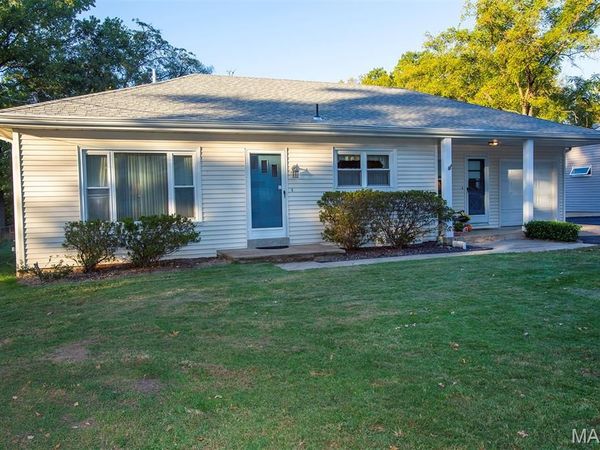 45 Rainbow Drive , Fenton, MO 63026