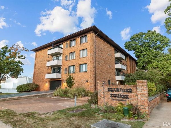 1030 N Harrison Avenue , Kirkwood, MO 63122