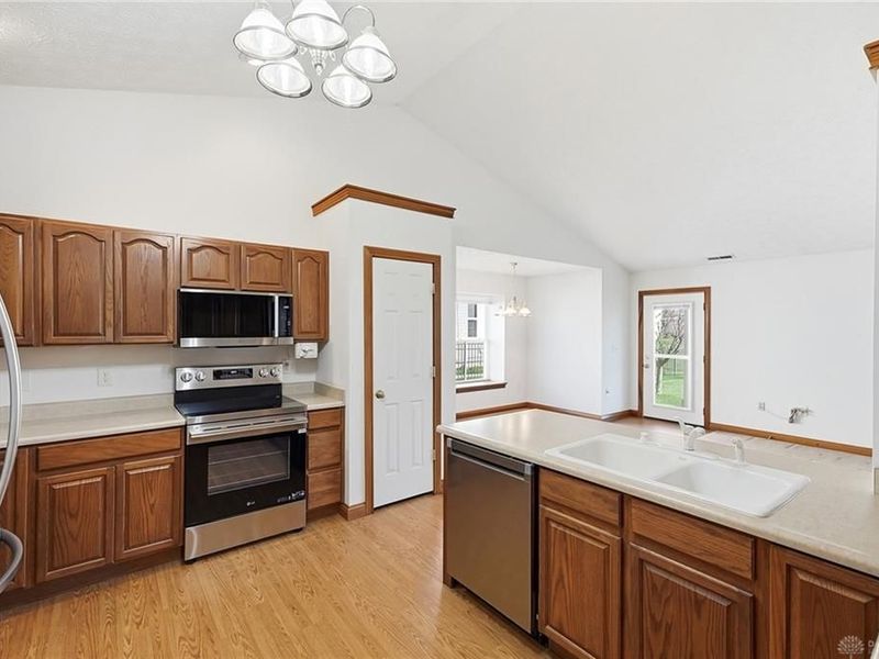499 Jodee Drive, Xenia, OH 45385 Photo 8