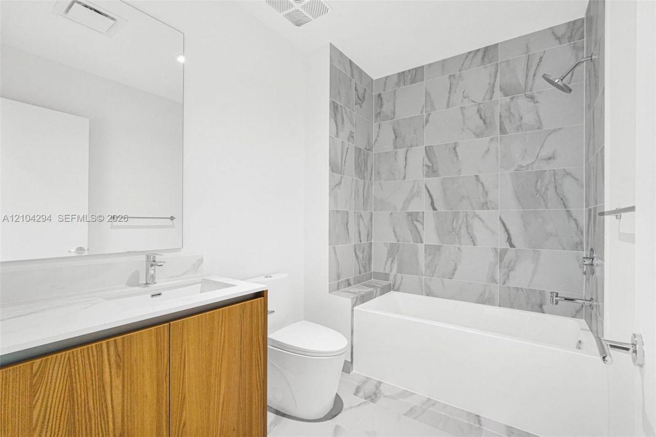 1400 Biscayne Blvd , Unit 1606, Miami, FL 33132 Photo