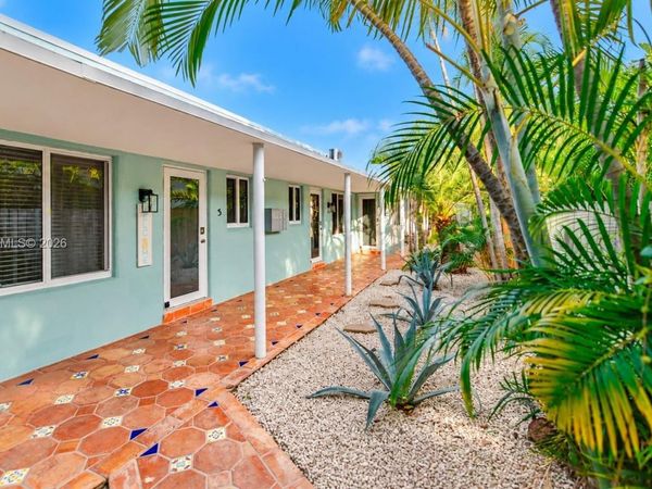443 NE 17th Way , Fort Lauderdale, FL 33301