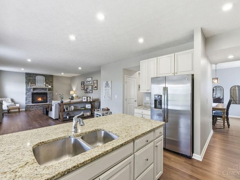 8127 Valley Crossing Drive, Colerain Township, OH 45247 Photo 12
