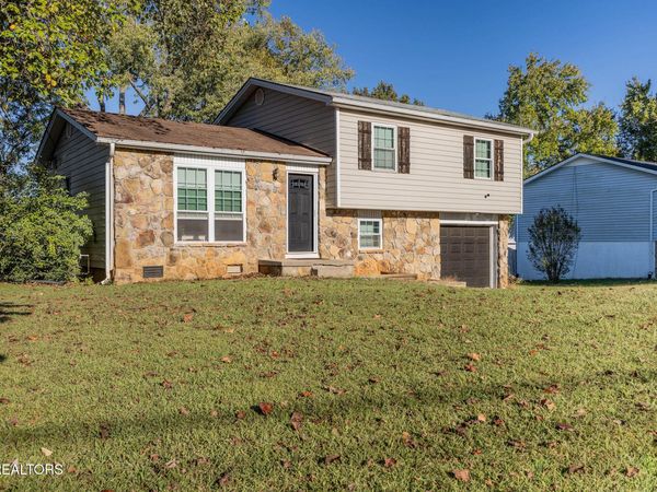 5720 Montina Rd, Knoxville, TN 37912
