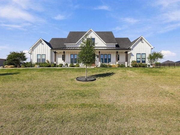 222 Magnolia Drive, Van Alstyne, TX 75495