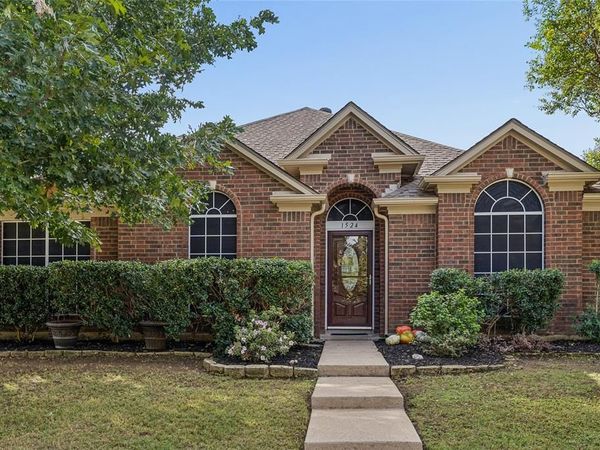 1524 Fairfield Court, Lewisville, TX 75077