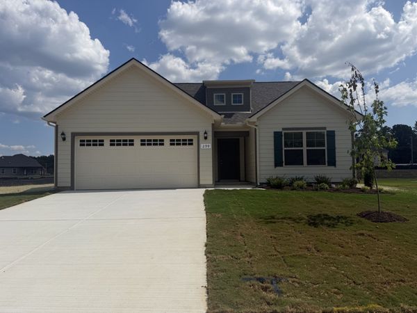 299 Stillwater Way , Tullahoma, TN 37388