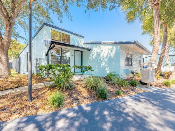 42 Jacaranda Cay Court, Unit 42, New Smyrna Beach, FL 32169