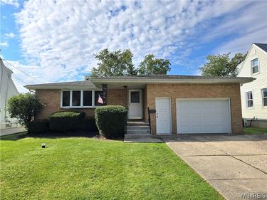 194 Wilmington Avenue , Tonawanda, NY 14150