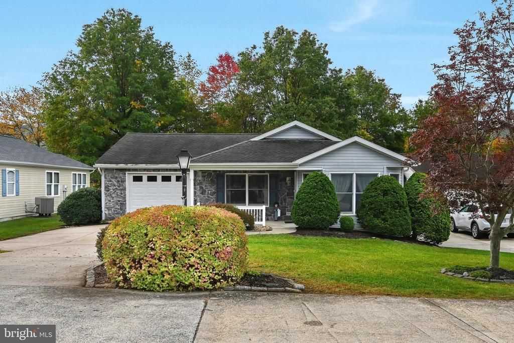 660 CANAL DRIVE, PINE GROVE, PA 17963