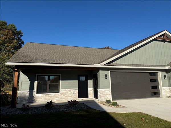 852 Third Street SW, New Philadelphia, OH 44663