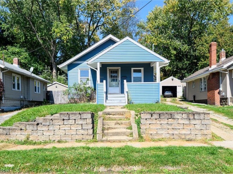 1897 Marks Avenue, Akron, OH 44305 Photo 1