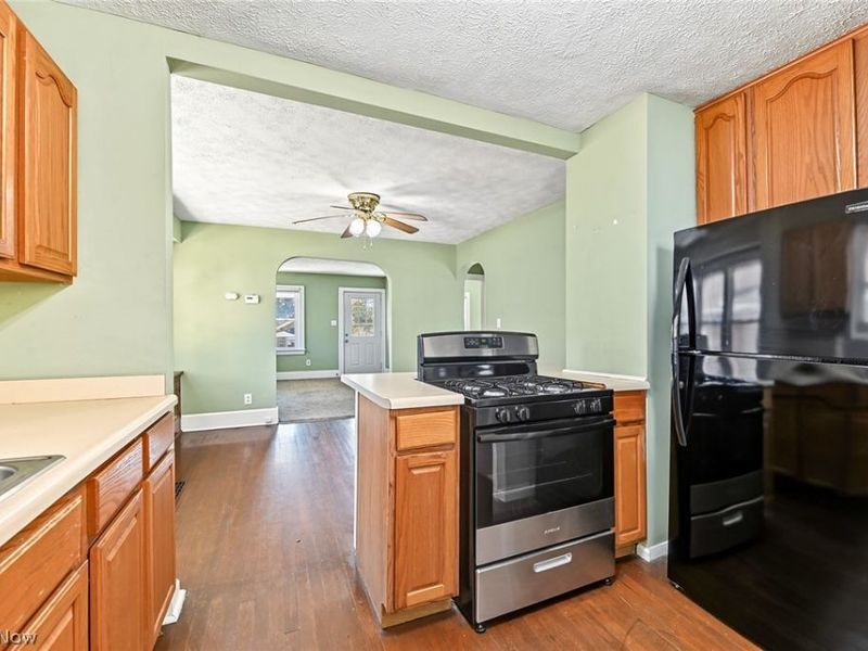 1897 Marks Avenue, Akron, OH 44305 Photo 11
