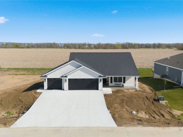 247 Hackberry Dr , Palo, IA 52324