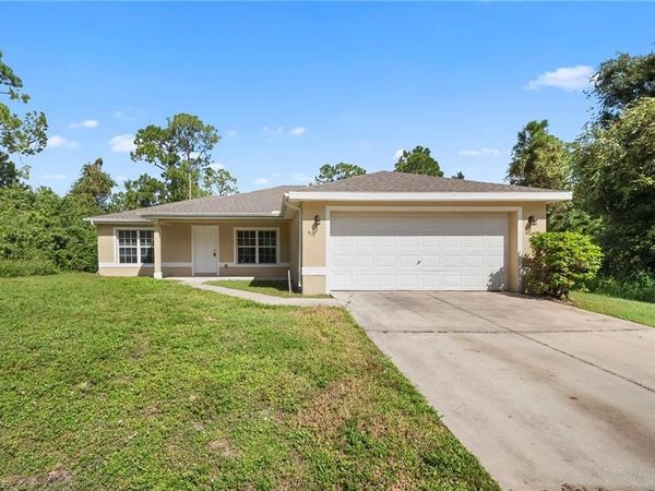 919 berg ST E, LEHIGH ACRES, FL 33974