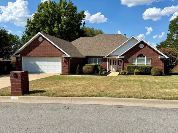 2780 Londonderry Drive , Fayetteville, AR 72701