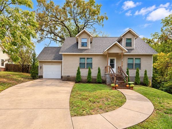 119 Woodland Drive, Siloam Springs, AR 72761
