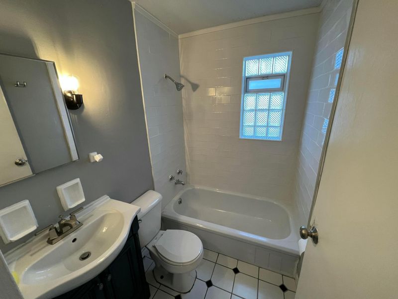 2519 Indianola Avenue, Columbus, OH 43202 Photo 12