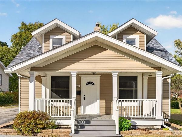 8721 Crocus Lane , St Louis, MO 63114