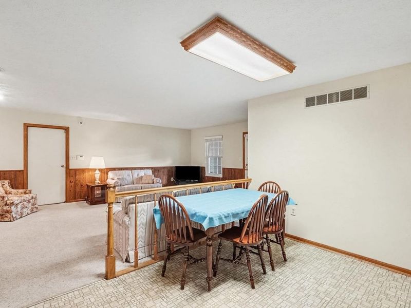 8253 Lake Ridge Drive, West Chester, OH 45069 Photo 10
