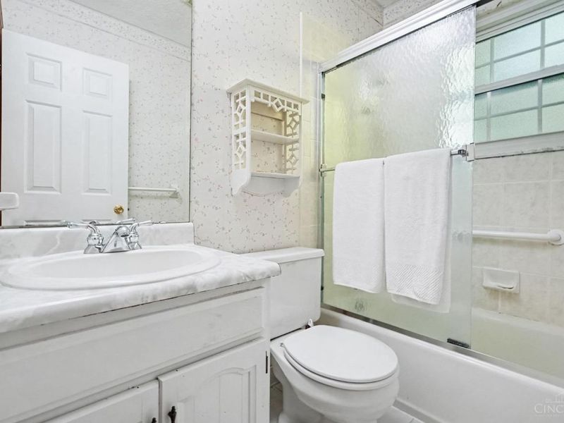 8253 Lake Ridge Drive, West Chester, OH 45069 Photo 21