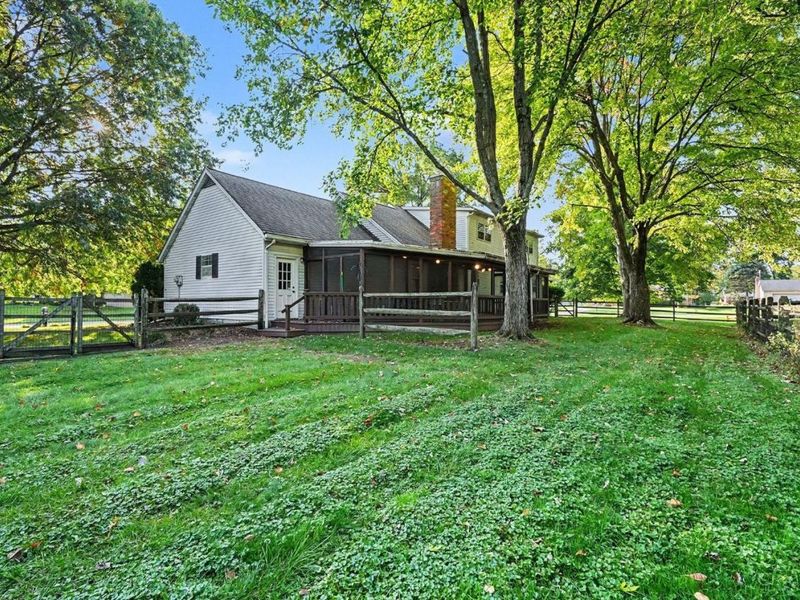 8253 Lake Ridge Drive, West Chester, OH 45069 Photo 24