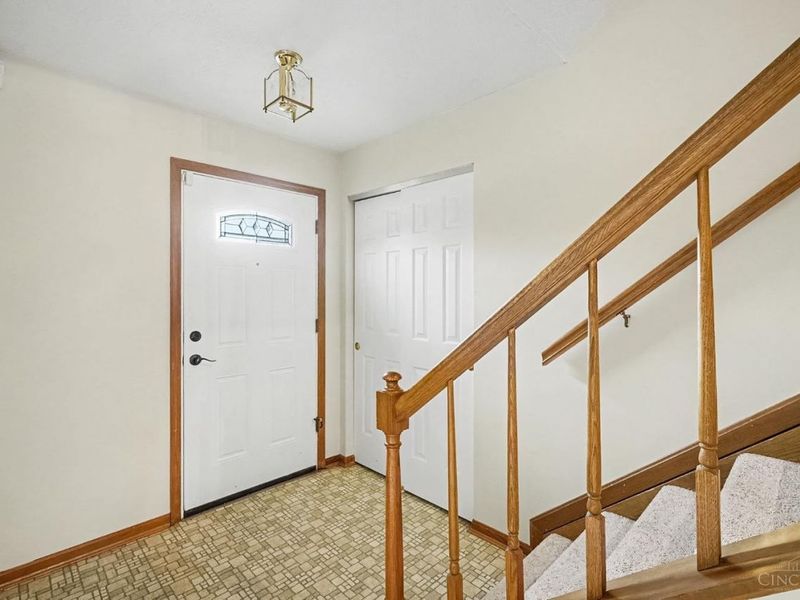 8253 Lake Ridge Drive, West Chester, OH 45069 Photo 3