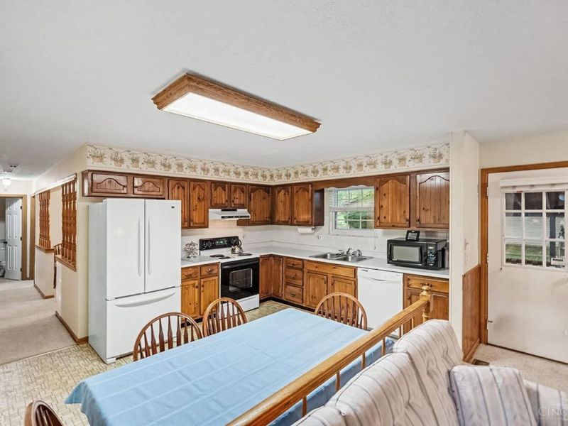 8253 Lake Ridge Drive, West Chester, OH 45069 Photo 8